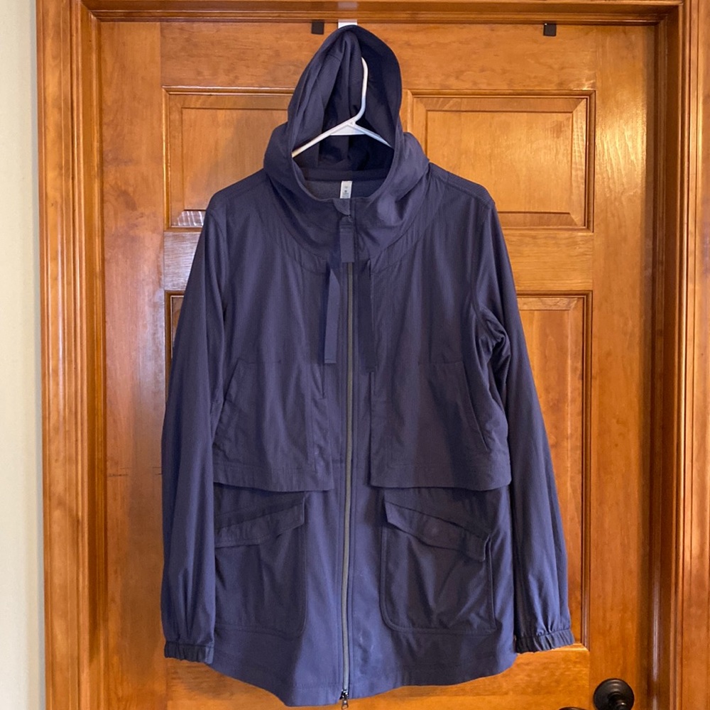 Lululemon Women’s Hooded Jacket Size 10-Great Condition